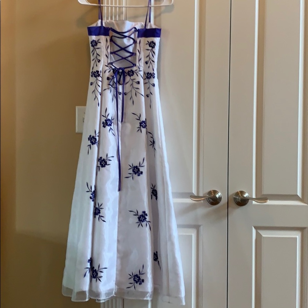 Dress - Picture 2 of 2